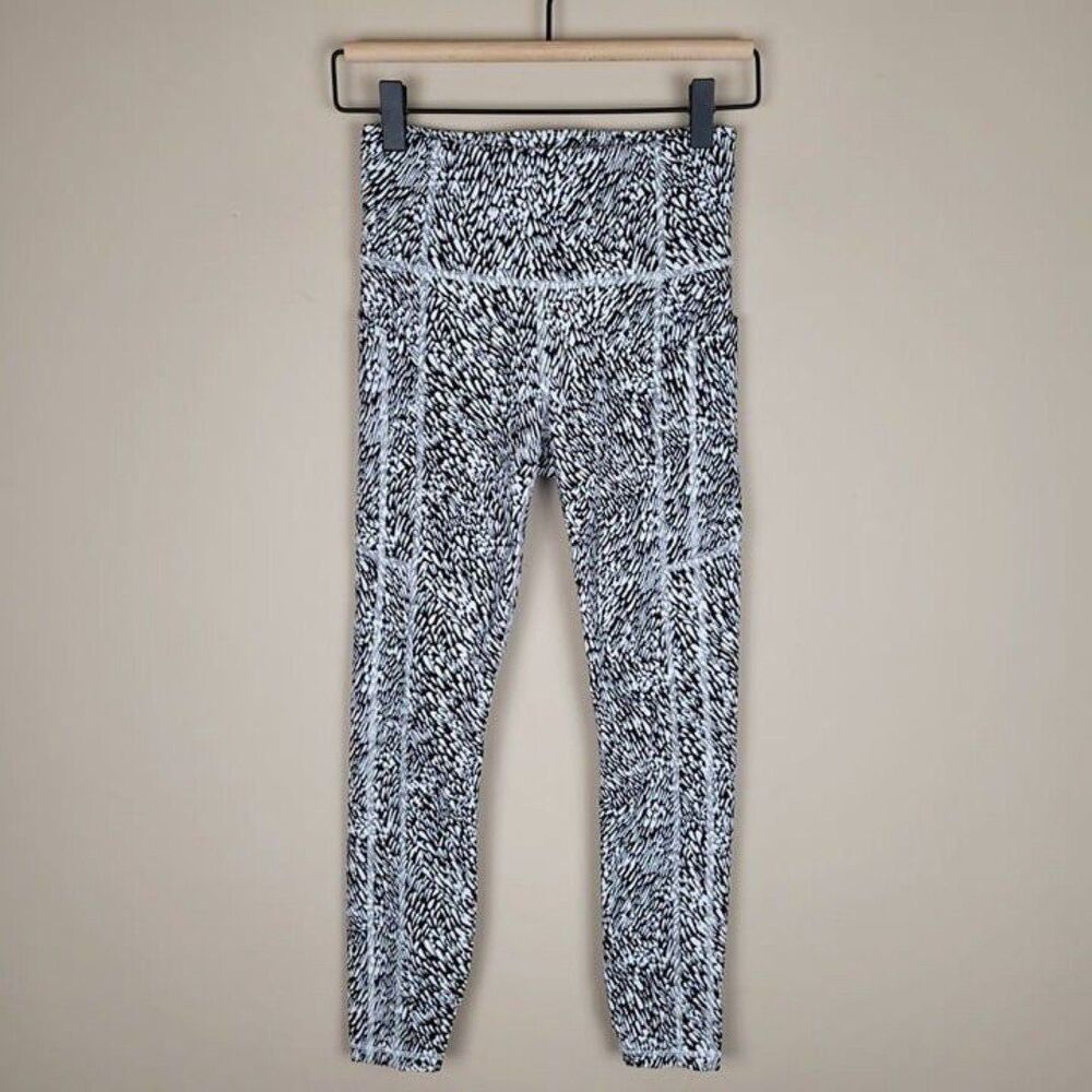 Athleta Size XS Ultimate Stash Textured 7/8 Tight Leggings Tailwind Black White - Picture 2 of 12